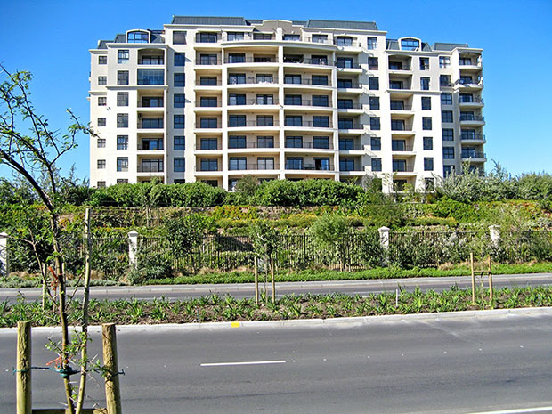 Plants soften the noise barriers