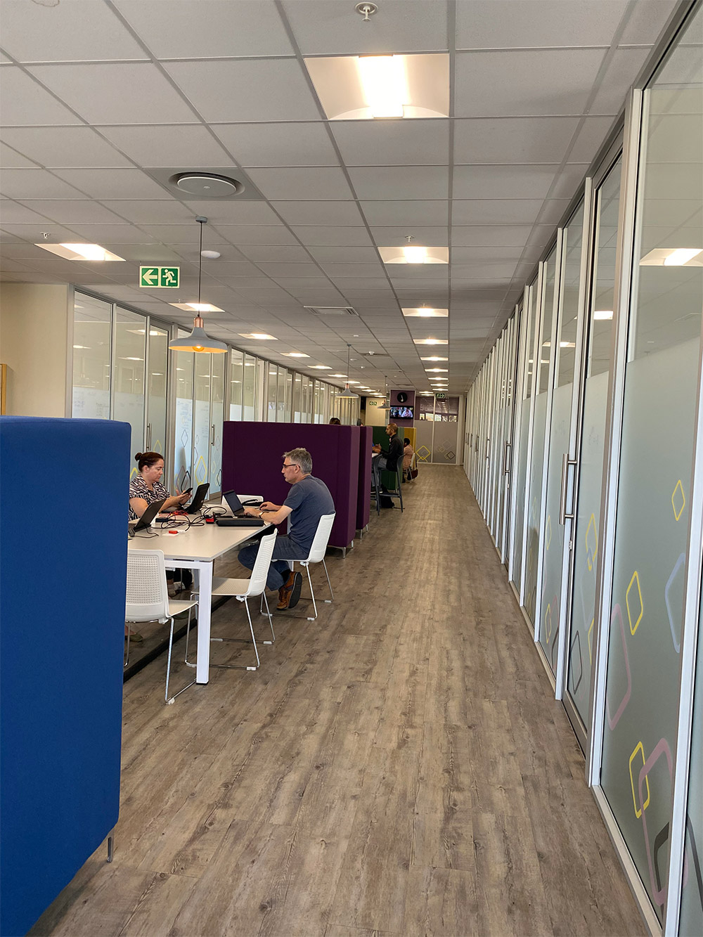 ThermocousTex® is widely used in offices, recording studios, film studios, school halls, listening rooms, churches, restaurants, TV rooms, board rooms, gym studios