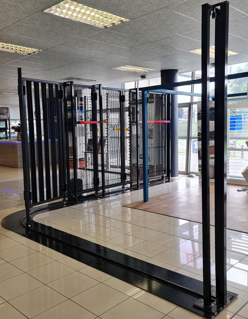 open 90 degree sliding gate