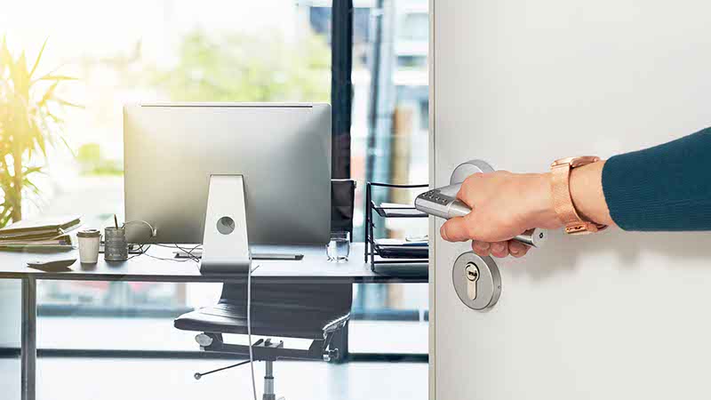 Code Handle access to private room